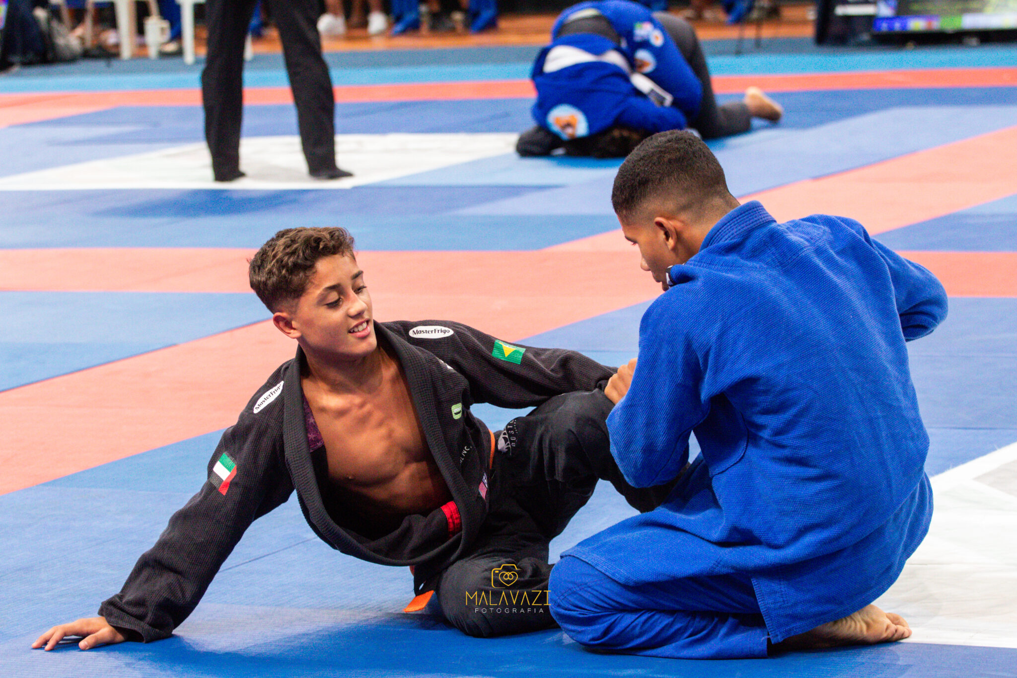 Daniel 220v participou de duas lutas inclusivas e ainda venceu sua categoria no Sul-Americano de Jiu-Jitsu Desportivo (Foto: Malavazi Fotografia)